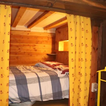 La Grange D'elie بيت للعطل *